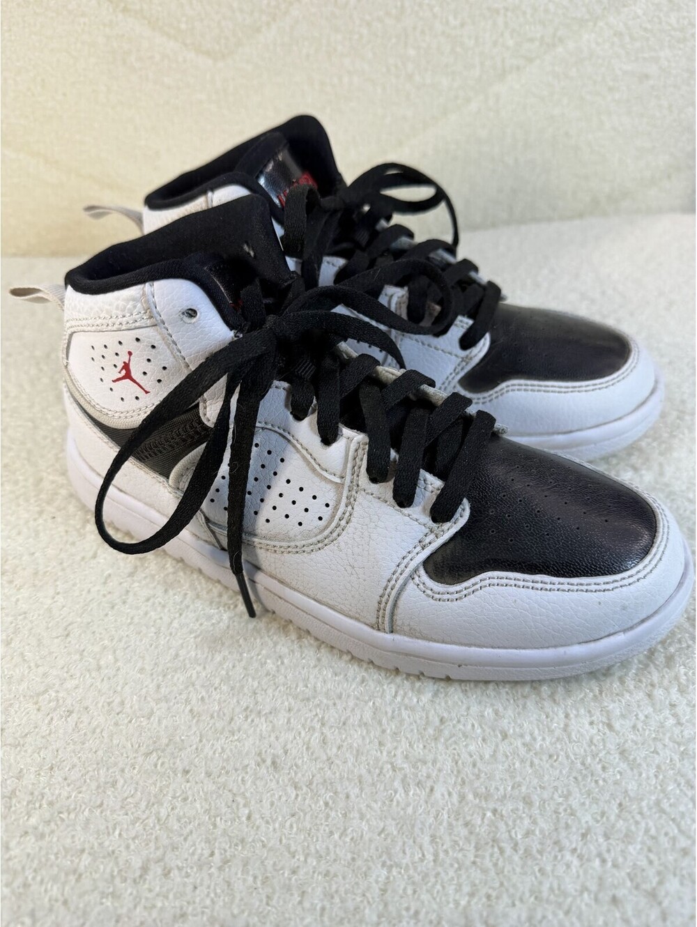 Jordan Access Mid Sneakers Shoes Kids 2.5Y White Black Gym Red AV7942-101 VGC